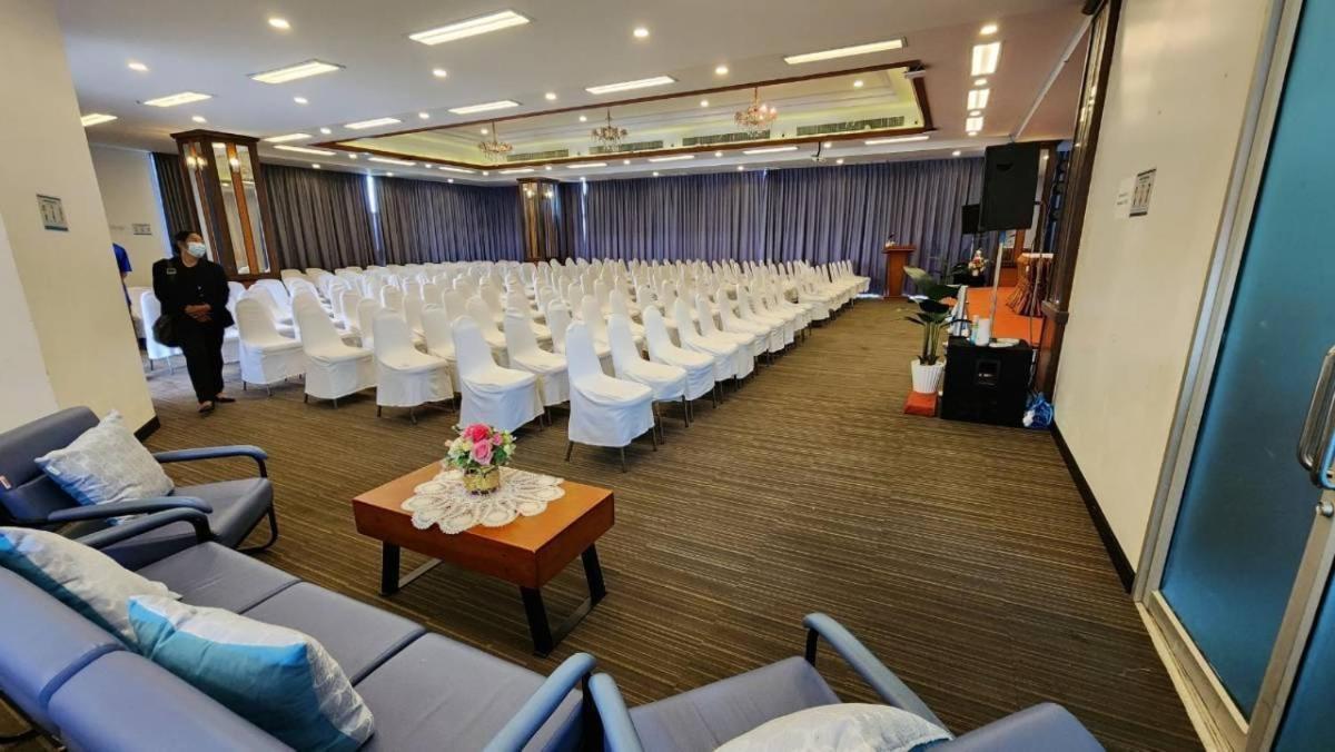 Blu Hotel Nakhon Phanom Exterior photo