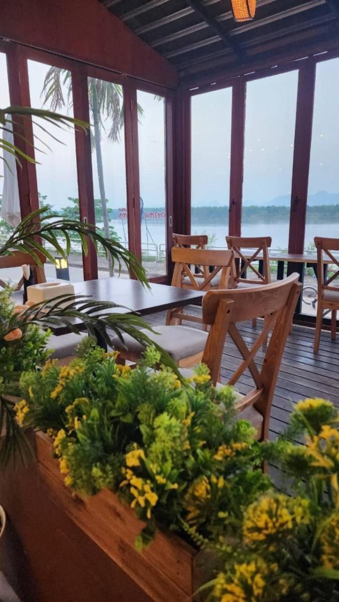 Blu Hotel Nakhon Phanom Exterior photo