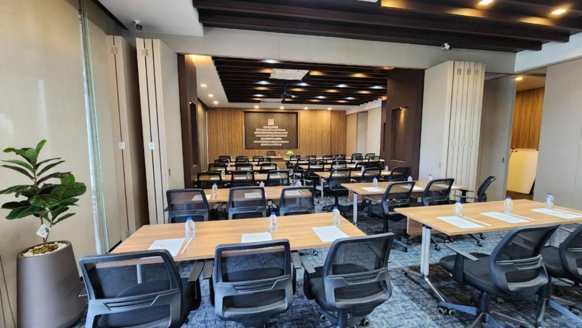 Blu Hotel Nakhon Phanom Exterior photo