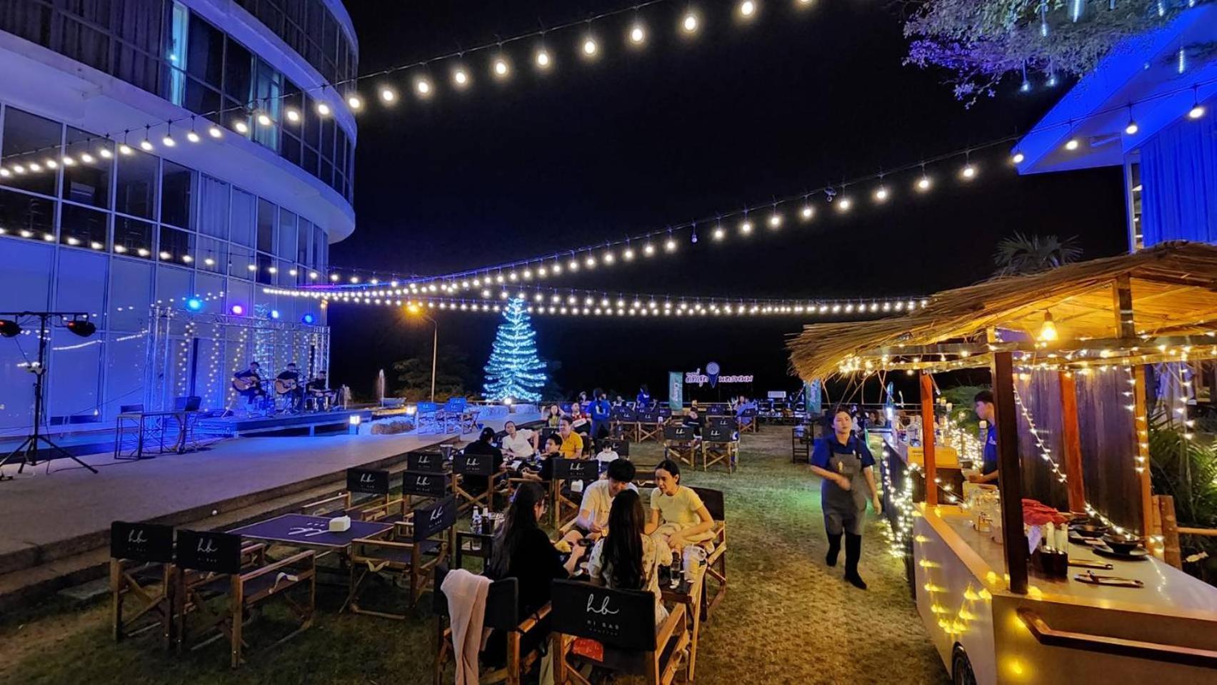 Blu Hotel Nakhon Phanom Exterior photo