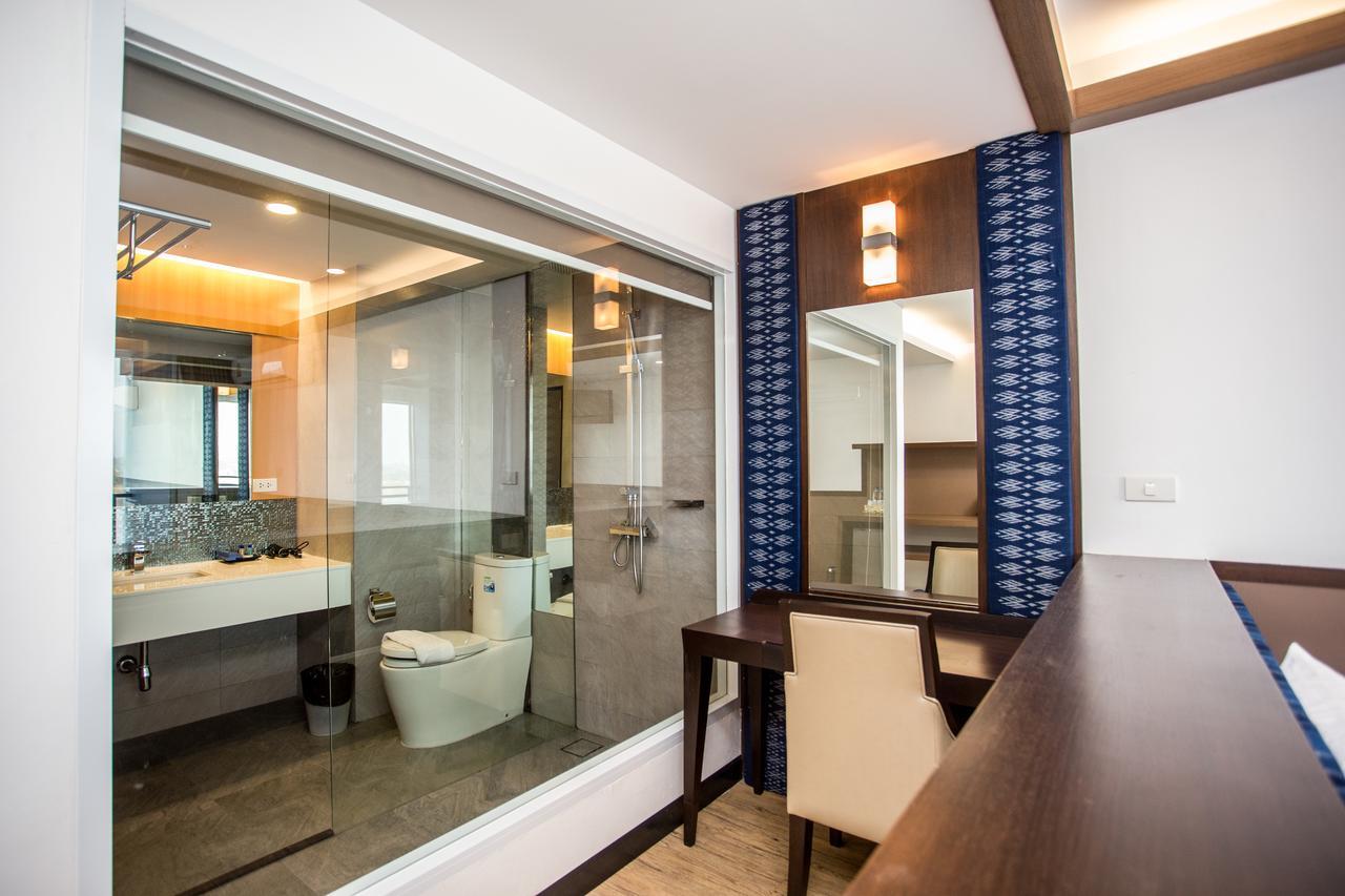 Blu Hotel Nakhon Phanom Exterior photo