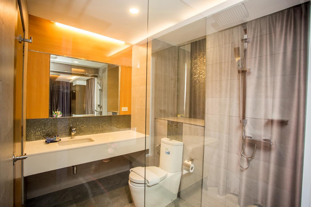 Blu Hotel Nakhon Phanom Exterior photo