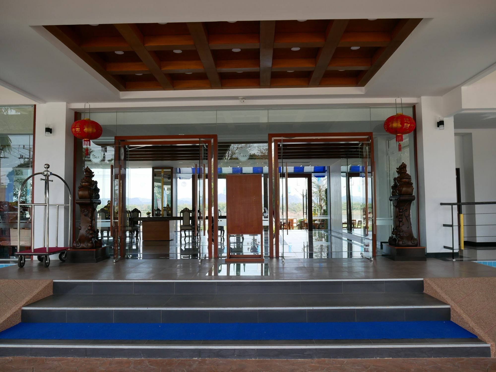 Blu Hotel Nakhon Phanom Exterior photo
